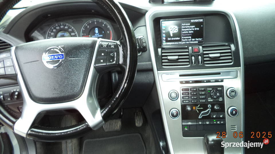 VOLVO XC60 Kinetic skory navi panorama 2cm3 Paczków