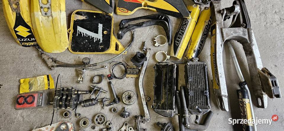 Suzuki RM 250 9596r pozostałości cześci łódzkie Wieluń sprzedam