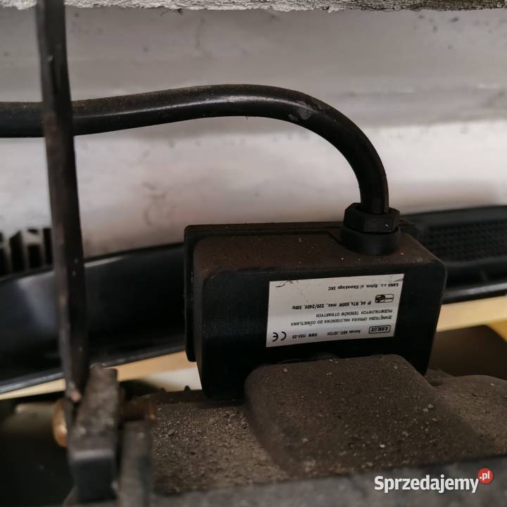 SPRAWNA Lampa halogenowa 500v do garażu Lampy wiszące wielkopolskie Krotoszyn