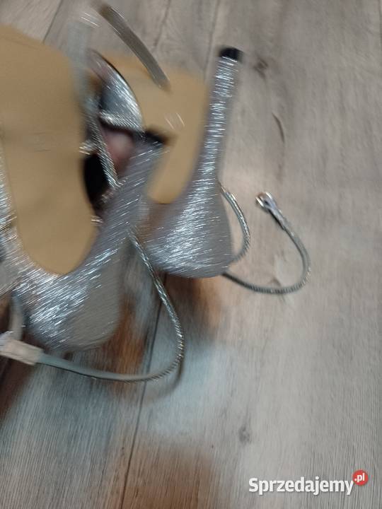 40 Srebrne bogato zdobione czółenka wieczorowe z małopolskie Kraków sprzedam