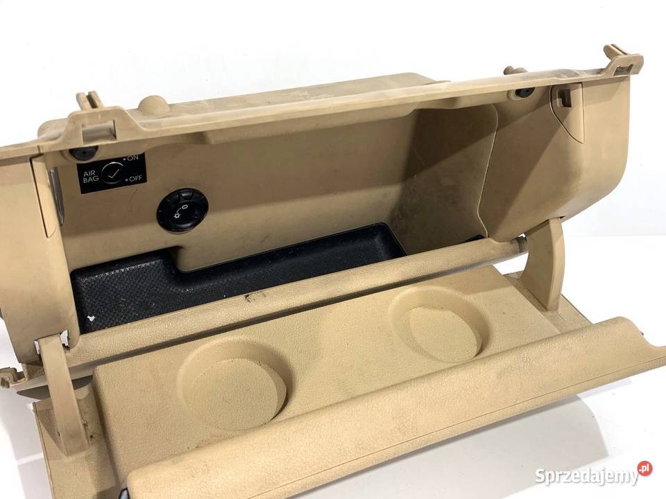 SCHOWEK PASAŻERA VW TOURAN Minivan 0310 osobowe podkarpackie