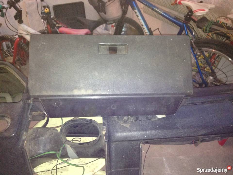 Deska rozdzielcza Audi c3 1987r Tychy śląskie sprzedam