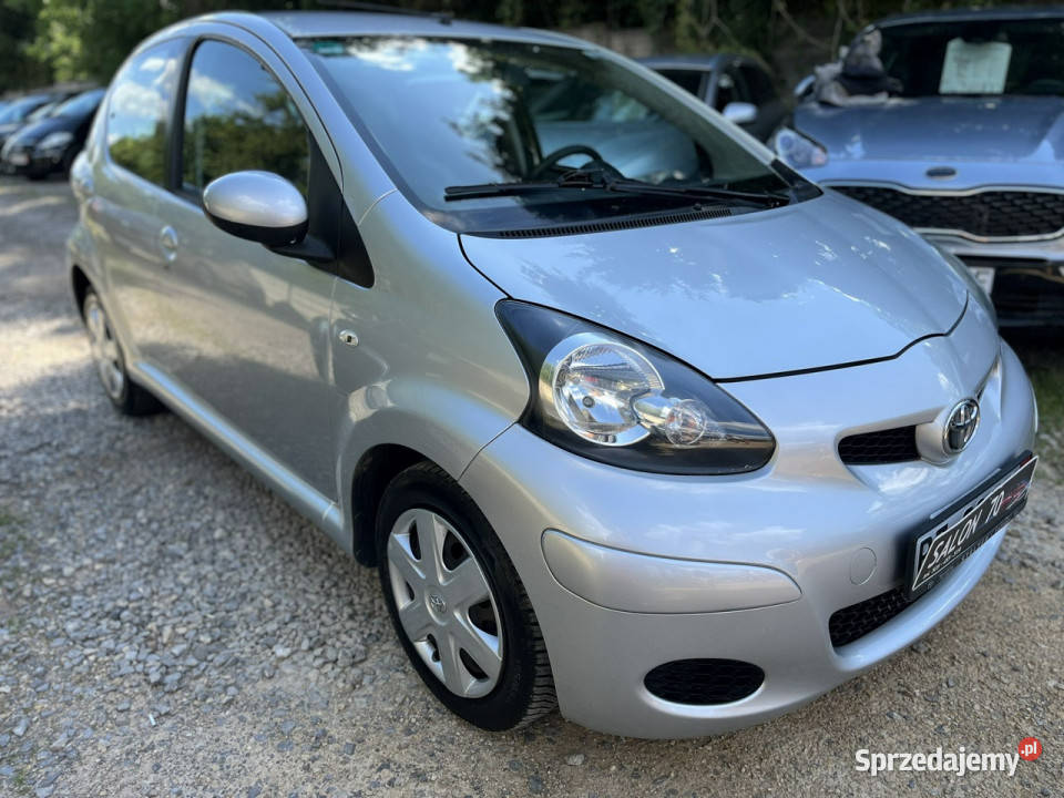 Toyota Aygo 10 Klima El szyby El lusterka srebrny Motoryzacja Częstochowa