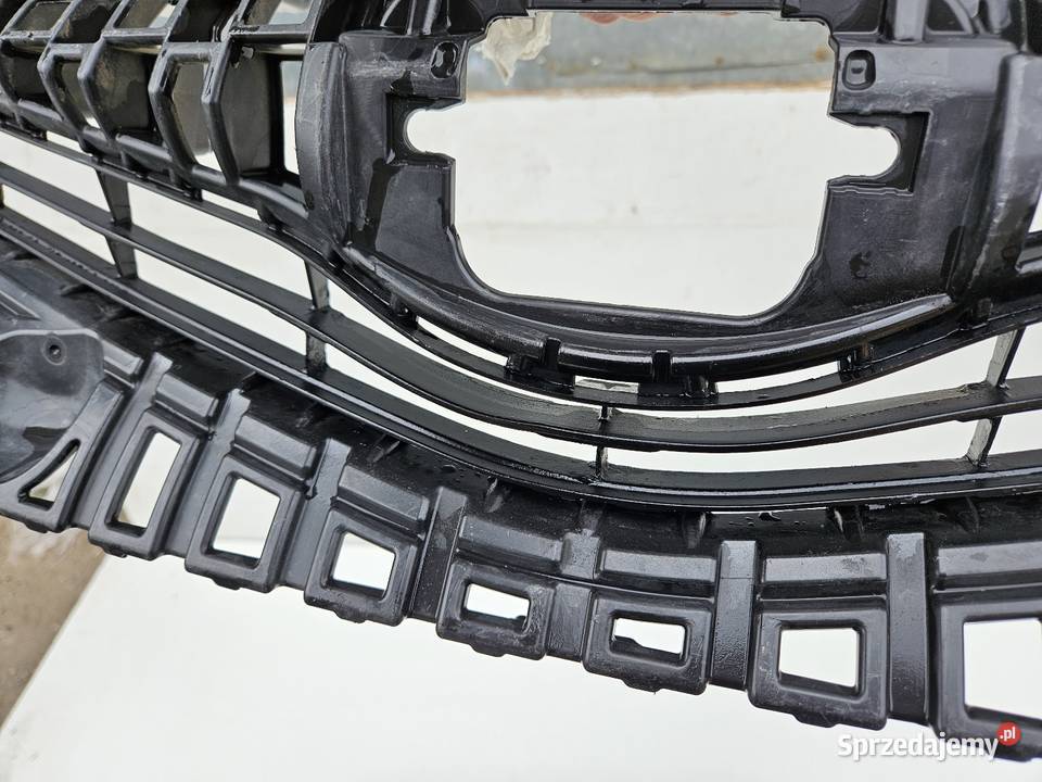 TOYOTA PRIUS V PLUS LIFT GRILL ATRAPA PRZÓD Międzychód