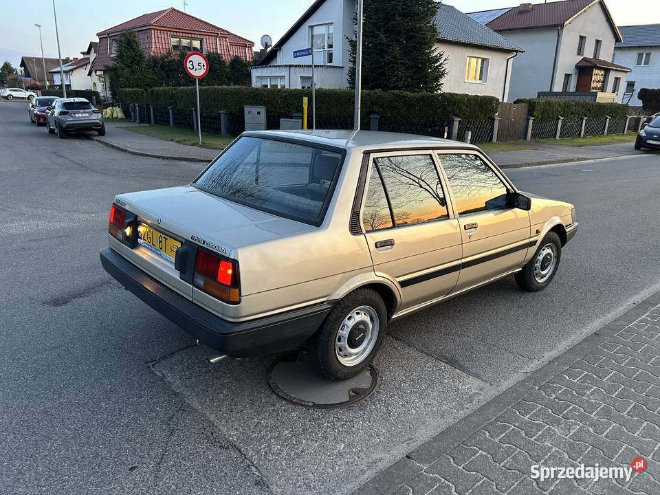 Zabytkowa Toyota Corolla E8 18 Diesel Sedan Sedan / Limuzyna Nowogard