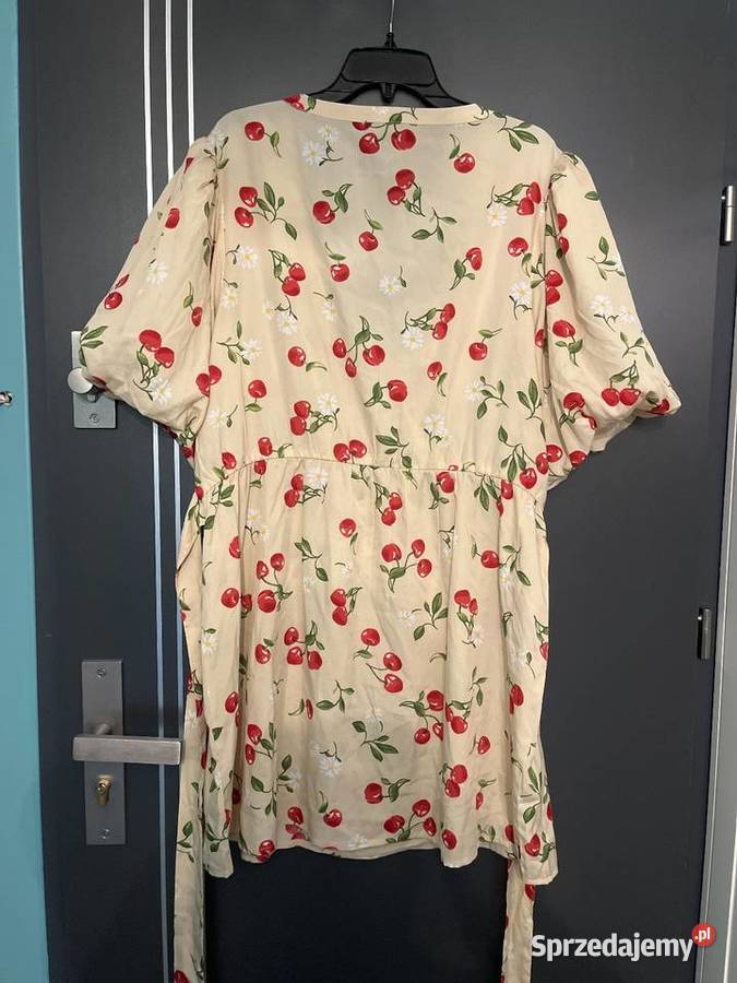 Wednesdays girl sukienka modny wzór wisienki biały Choszczno sprzedam