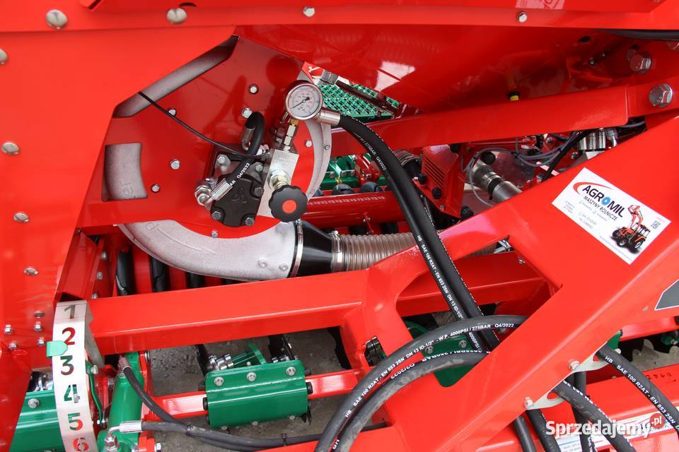 Zestaw uprawowo siewny Aquila Compact agregat Maszyny rolnicze Rogóźno