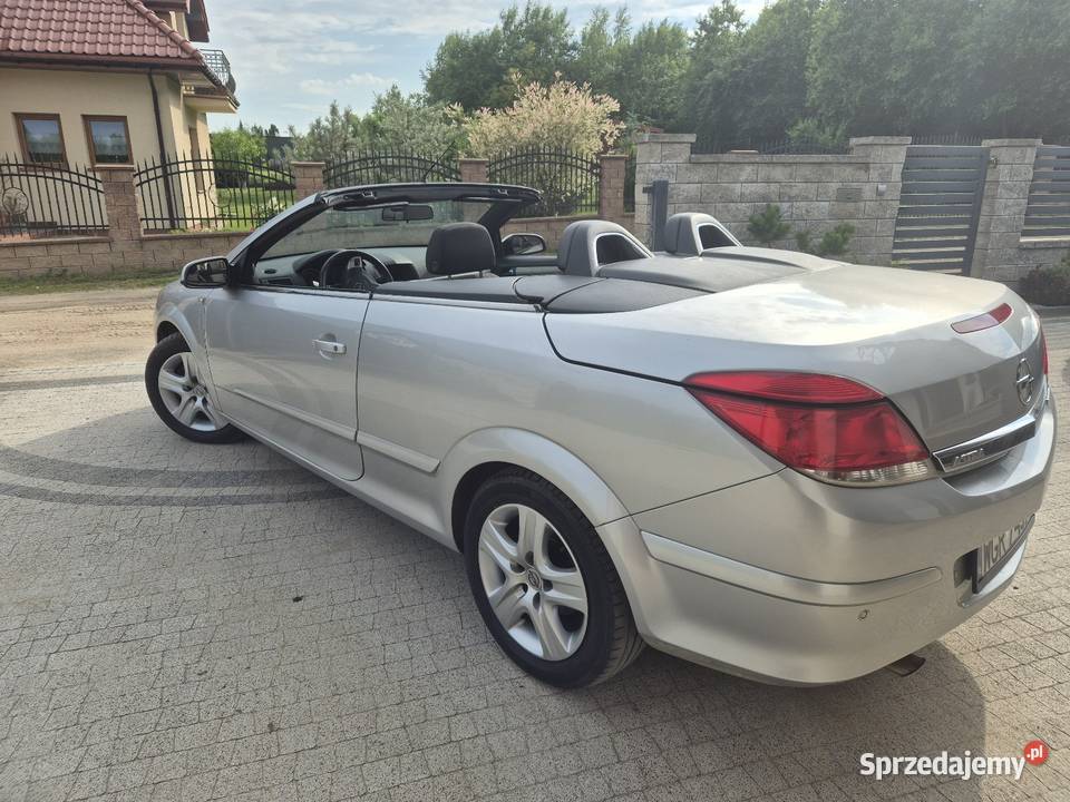 Opel Astra kabriolet TwinTop gaz srebrny