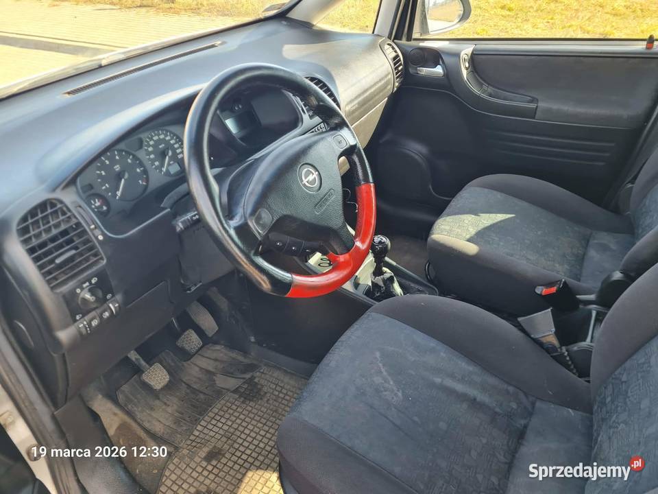 ZAFIRA 7 osobowa 18 benzyna