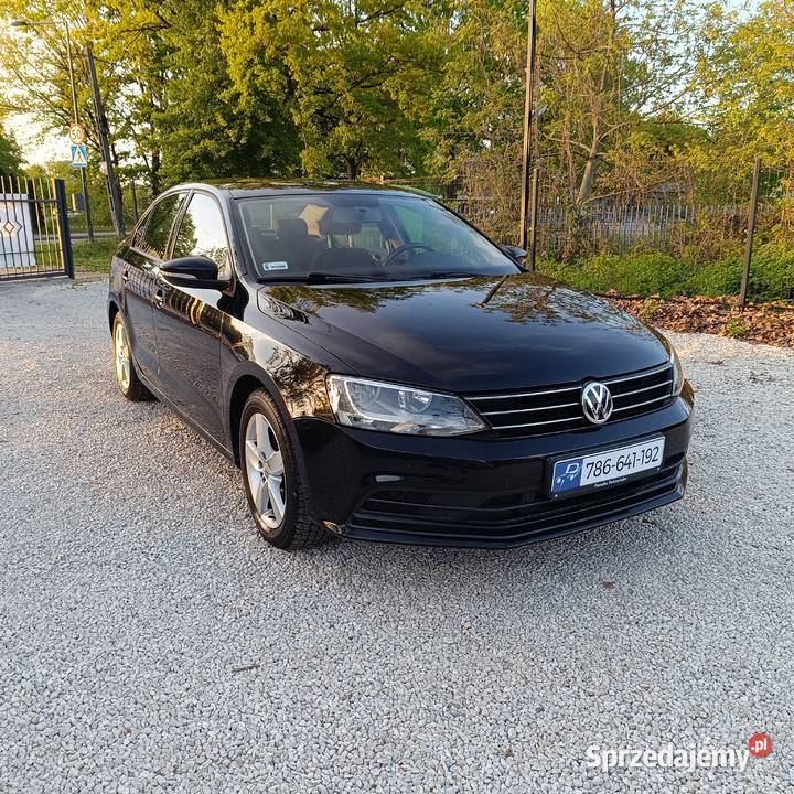 Volkswagen Jetta 2016 r 12 benzyna Salon I Warszawa