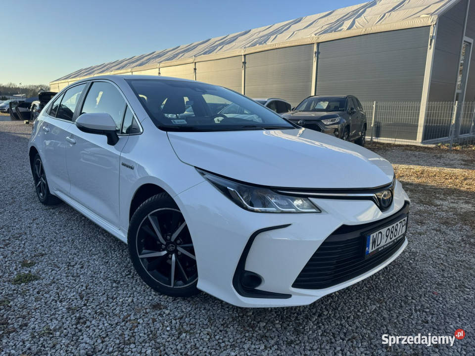 Toyota Corolla 18 HSD FVat 23 Ast Parkowani hybryda Otwock Mały