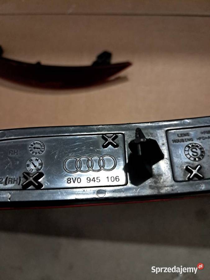 Audi OE 8V0945106 ODBLASK ZDERZAKA TYŁ AUDI A3 osobowe Siennica sprzedam