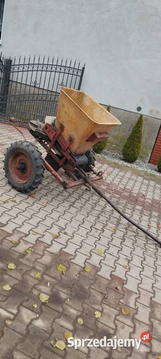 Rozsiewacz KOS nieuszkodzony Rozsiewacze nawozów łódzkie Nowy Kawęczyn