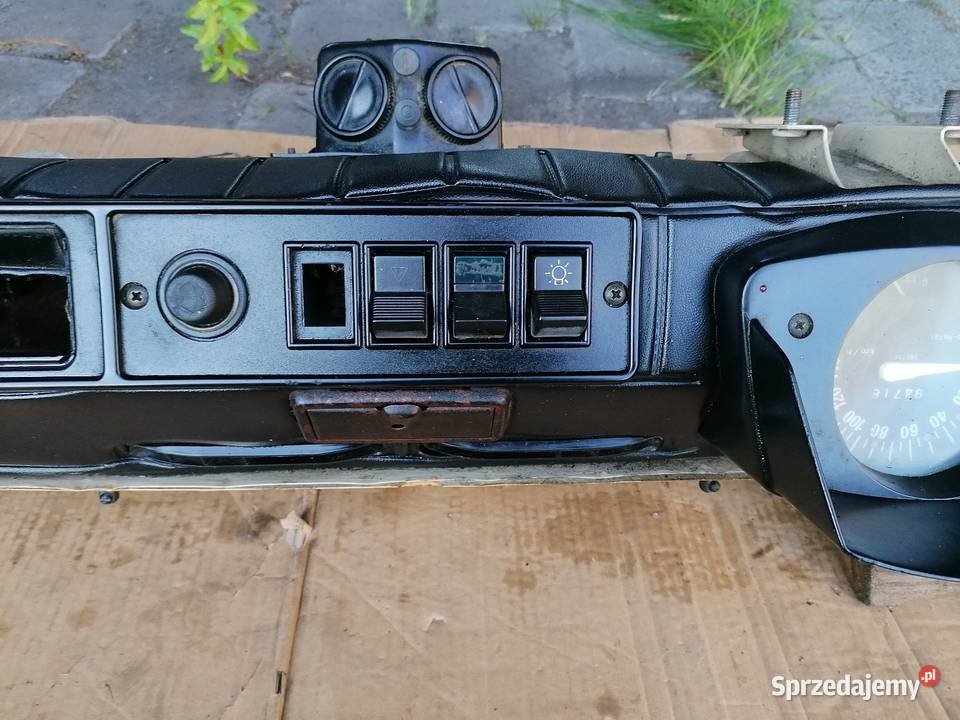 Przód kokpit konsola panel licznik kapliczka Strzelce Opolskie