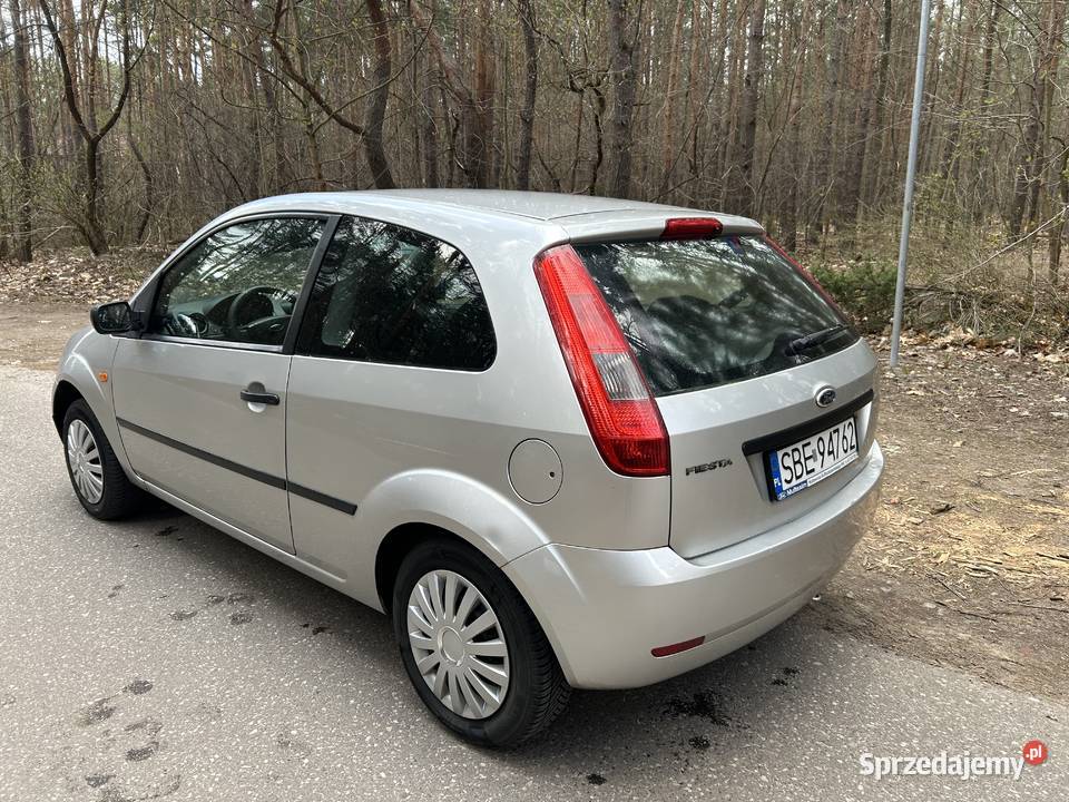 Ford fiesta Rok produkcji 2004 sprzedam