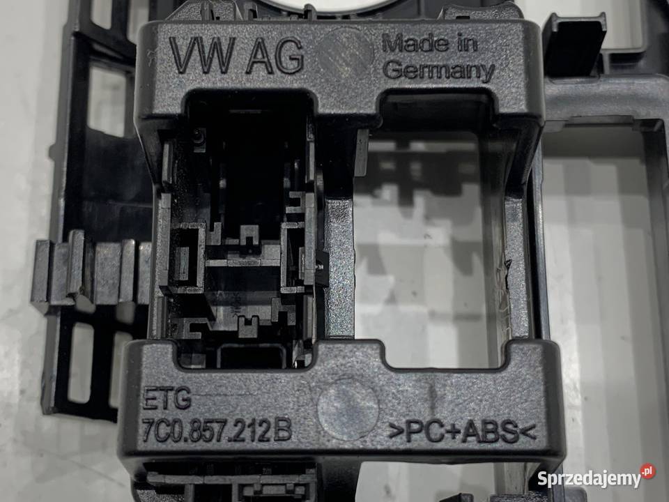 RAMKA PANELU KLIMATYZACJI VW CRAFTER II Listwy podkarpackie