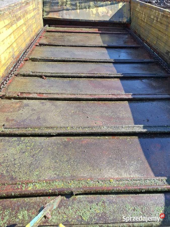 Rozrzutnik obornika nieuszkodzony Nowa Słupia