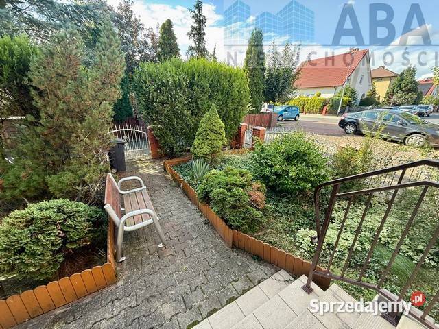 Dom piętrowy na sprzedaż