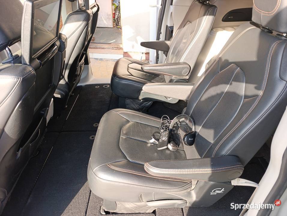 Chrysler Pacifica Touring L Plus 072017 Pierwszy Grajewo