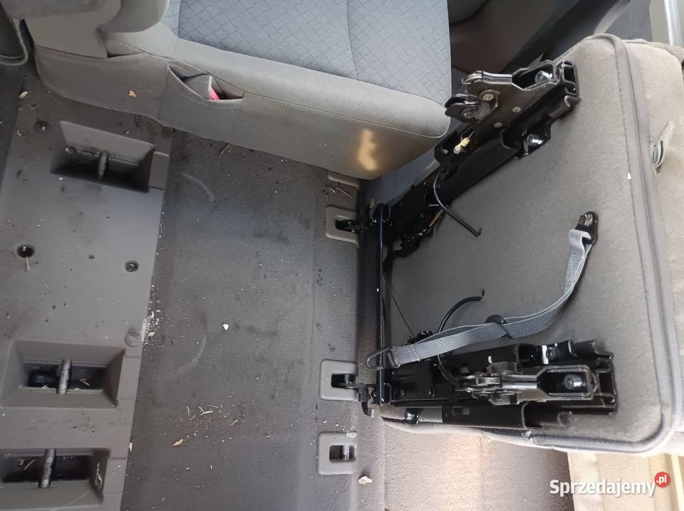 Wnętrze fotele van bus camper stoliki Pionki sprzedam