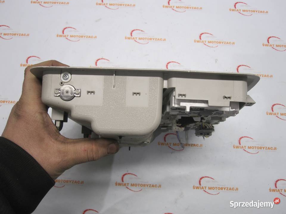 NISSAN LEAF I 11r lampka podsufitki NF12J1G Oświetlenie kabiny Kielce sprzedam