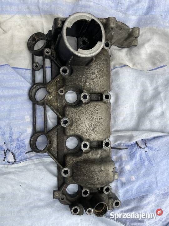 Pokrywa zaworów 03D103475E Vw polo 12 6v Szprotawa sprzedam