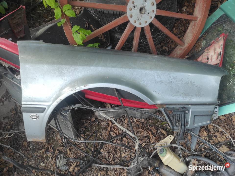 Błotnik prawy Audi 80 B4