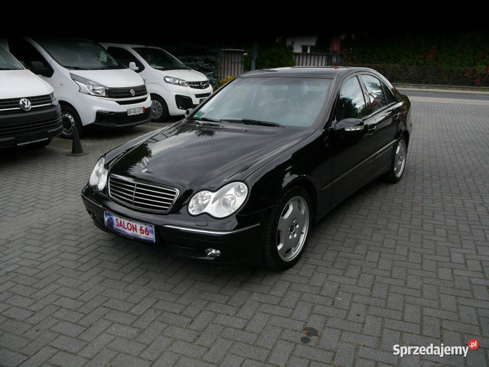 Mercedes C 200 18 Xenon Skóra Stan b bez rdzy i reflektory ksenonowe Mercedes-Benz