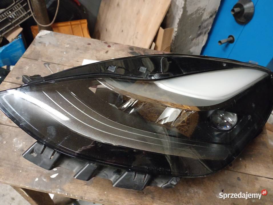 Lampa Lewa przednia LED Tesla 3