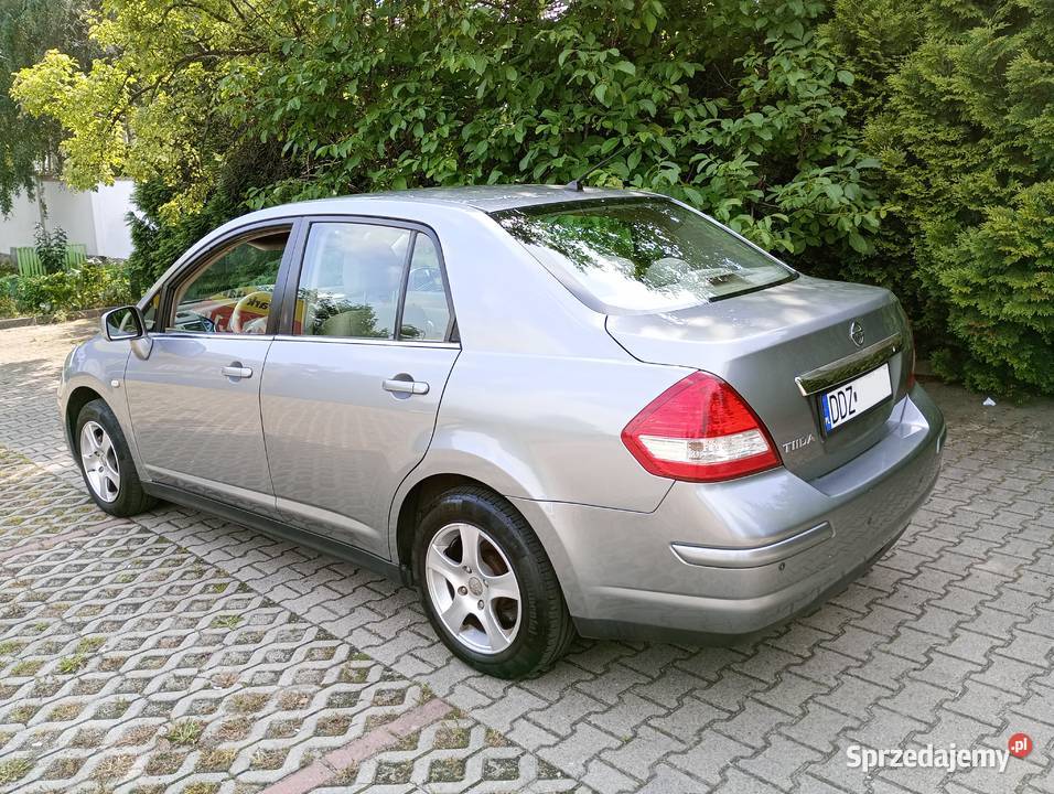 Nissan Tiida 16 benzyna 2007r Sedan Dzierżoniów