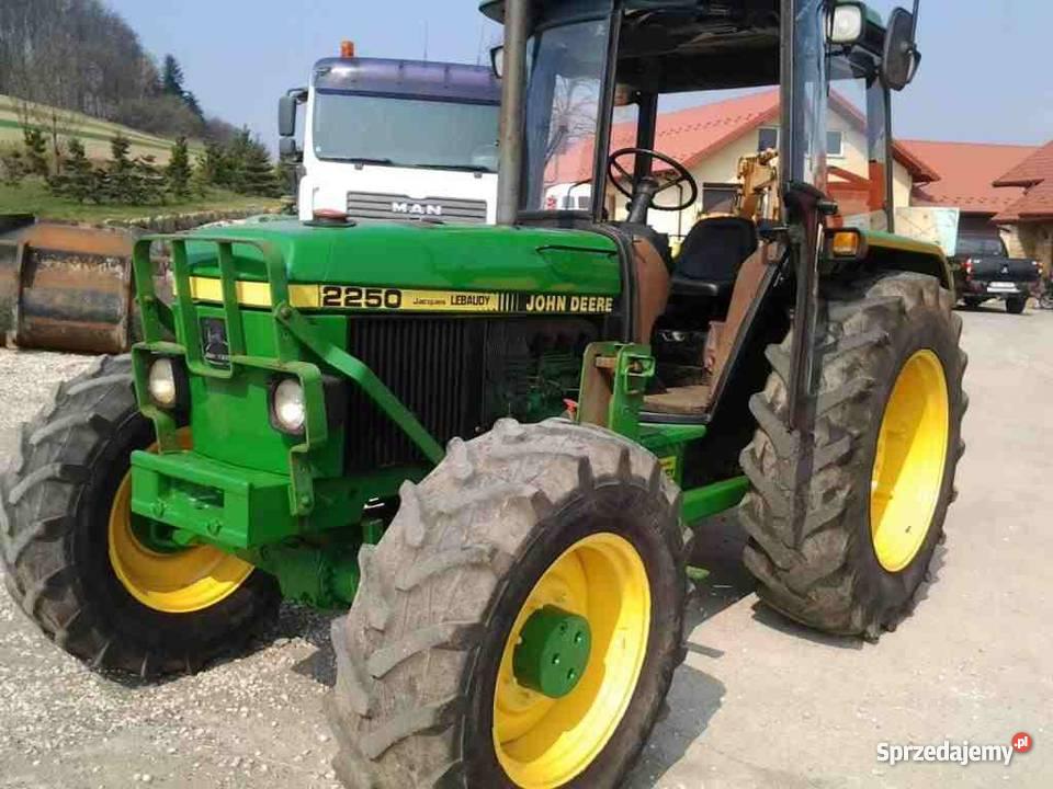 John Deere 2250