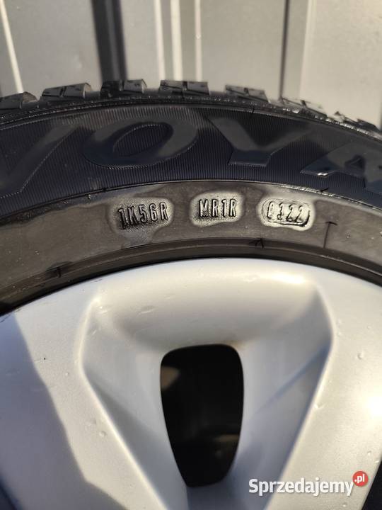 Komplet oryginalnych felg z oponami do BMW