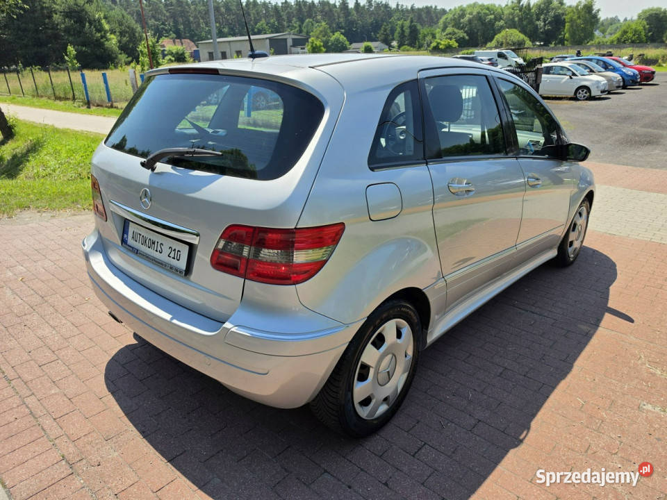 Mercedes B 180 Mercedes B180 20 diesel automat w ASR (kontrola trakcji) Cielcza