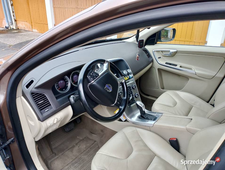 Volvo XC60 AWD D4 ladny