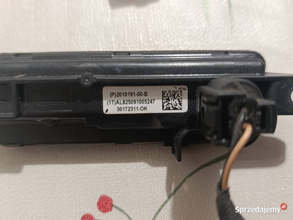 Tesla Model Y JUNIPER KAMERA COFANIA