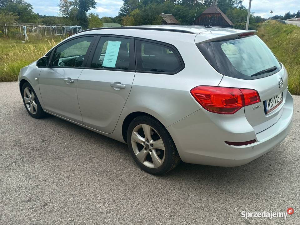 Opel Astra J 13 diesel 95 2011r Rok produkcji 2011 Radom sprzedam