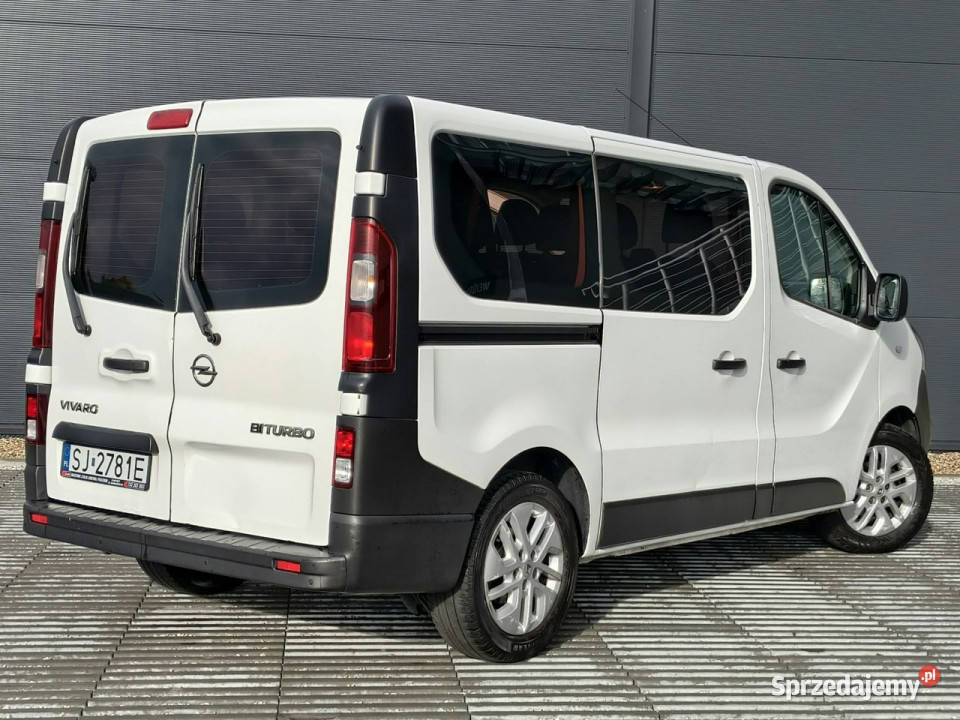 Opel Vivaro 16 cdti 125 6biegów 9osobowy 2x