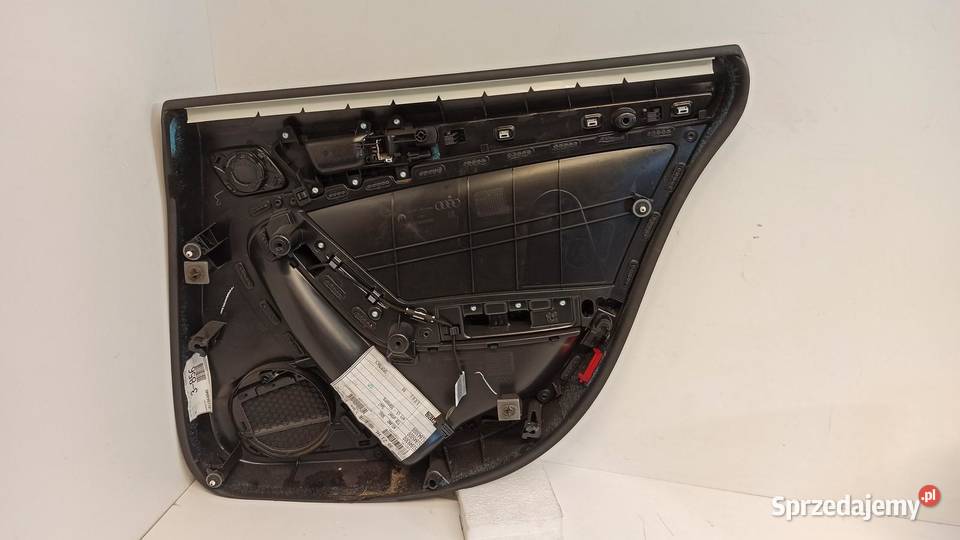 AUDI A4 B8 BOCZEK DRZWI PRAWY TYŁ