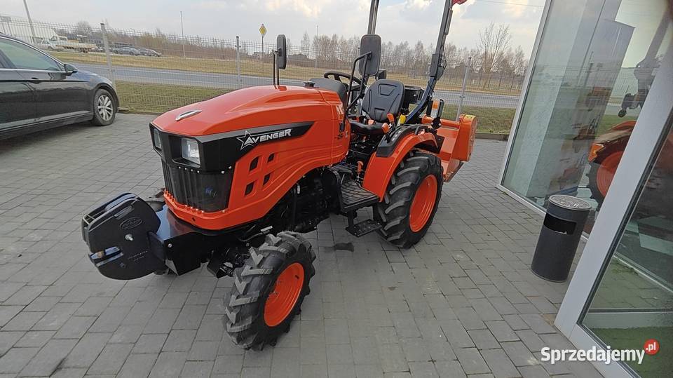 Opis modeluCiągnik kompaktowy AVENGER 26 25 4x4 Napęd 4x4 Pozostałe