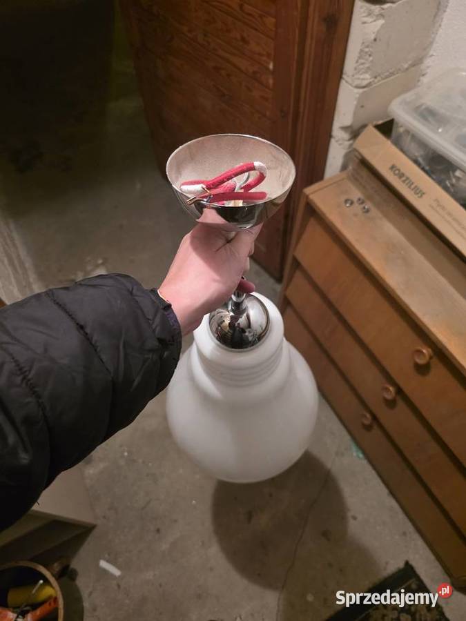 Lampa w kształcie żarówki