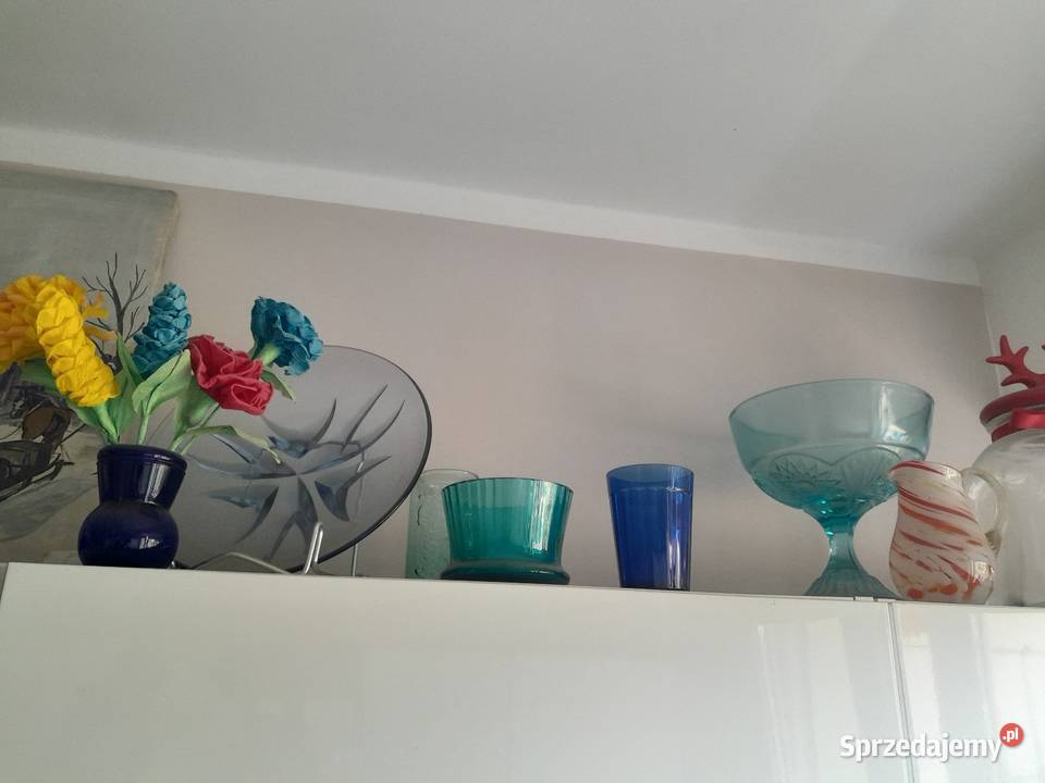 Butelki szklane kolorowe karafki Dzbanki, karafki i mleczniki łódzkie