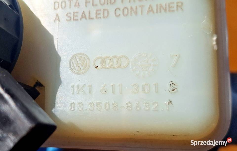 VW GOLF V POMPA HAMULCOWA Z ZBIORNICZKIEM Radom