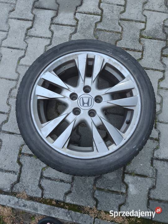 Alufelgi Honda z zimowymi oponami Dębica Łęki