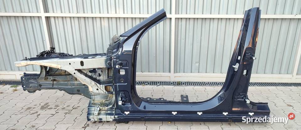 MERCEDES W205 SEDAN ĆWIARTKA PODŁUŻNICA LEWY