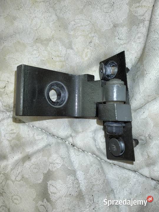 Zawias drzwi prawych tylnych BMW E60 E61 CARBON Karoseria