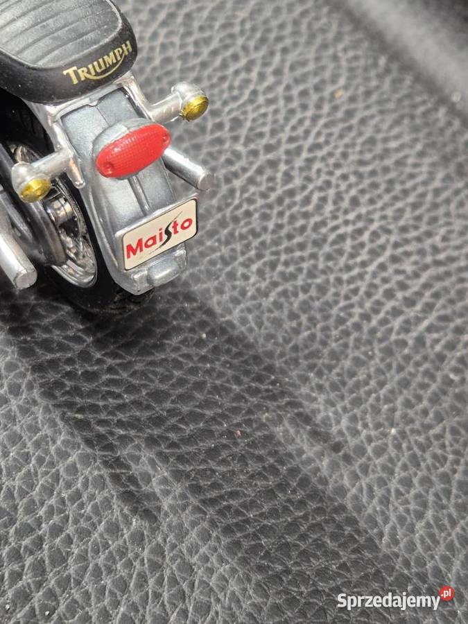 Triumph Thunderbird 900 w skali 118 firmy Maisto Poddębice sprzedam