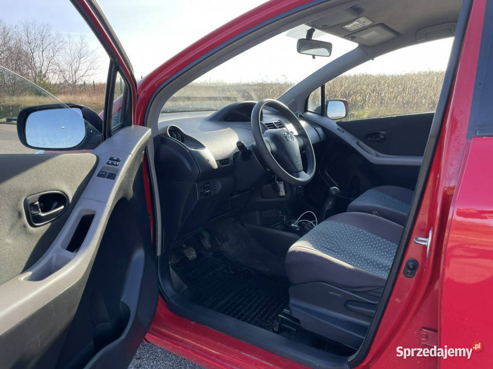 Toyota Yaris 10 Benzyna 2011r Lift Z Sprawną Warszawa