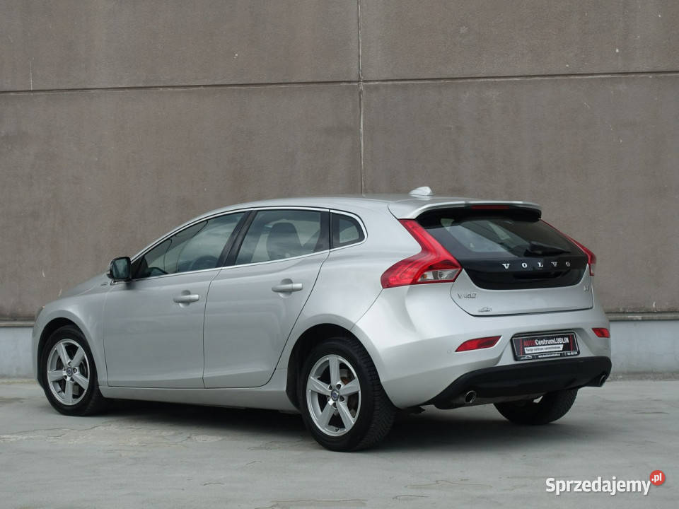 Volvo V40 20 D3 150AutomatWirtual kokpitNowy aluminiowe felgi Lublin