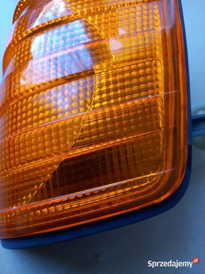 Mercedes W 201 kierynkowskaz lewy HELLA Bukownica sprzedam