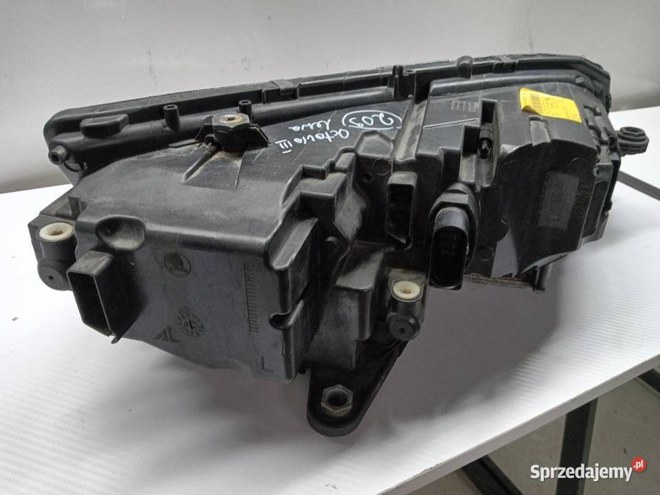 LAMPA PRZÓD PRZEDNIA LEWA SKODA OCTAVIA III